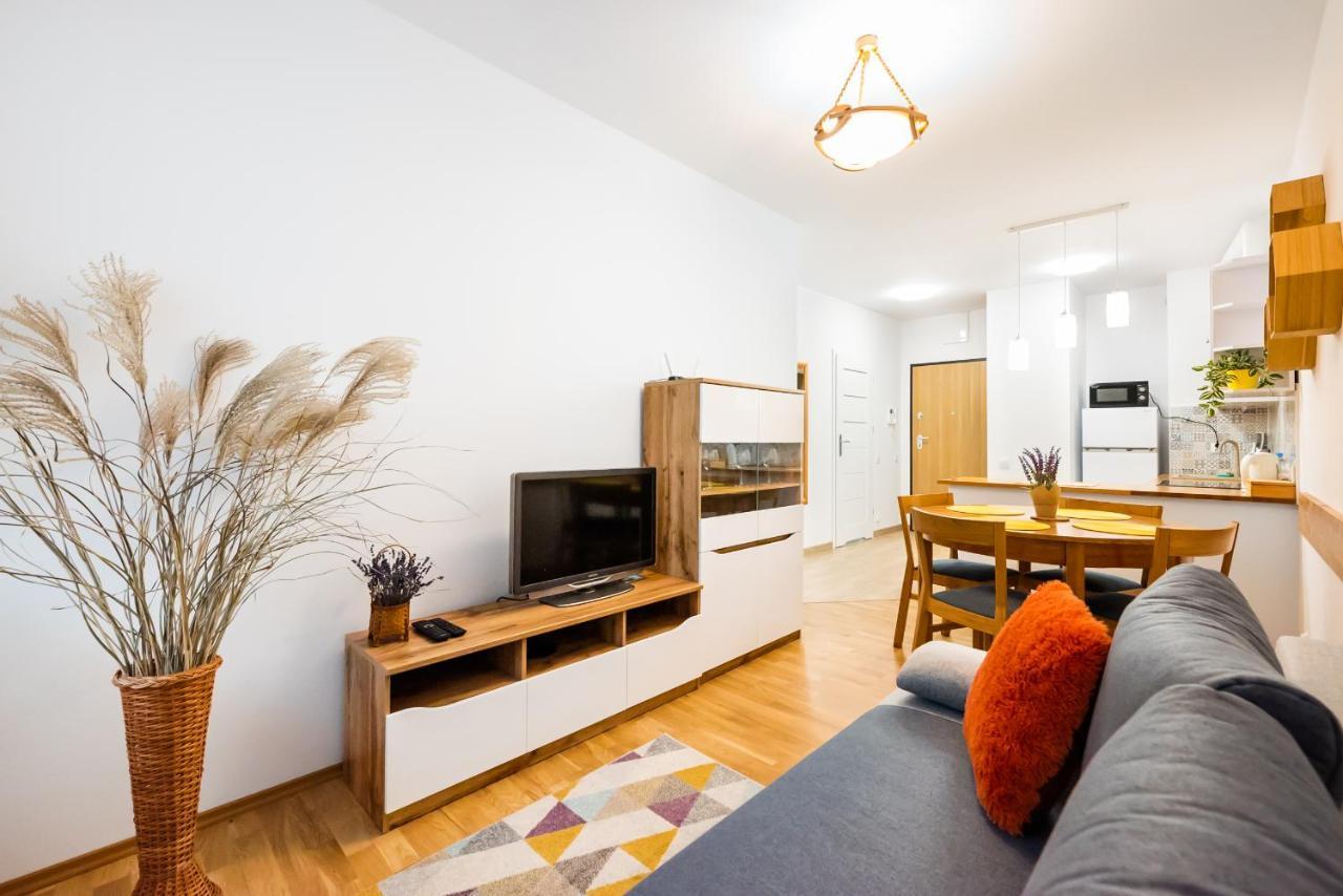 Apartment Metro Bemowo Colourful Warsaw